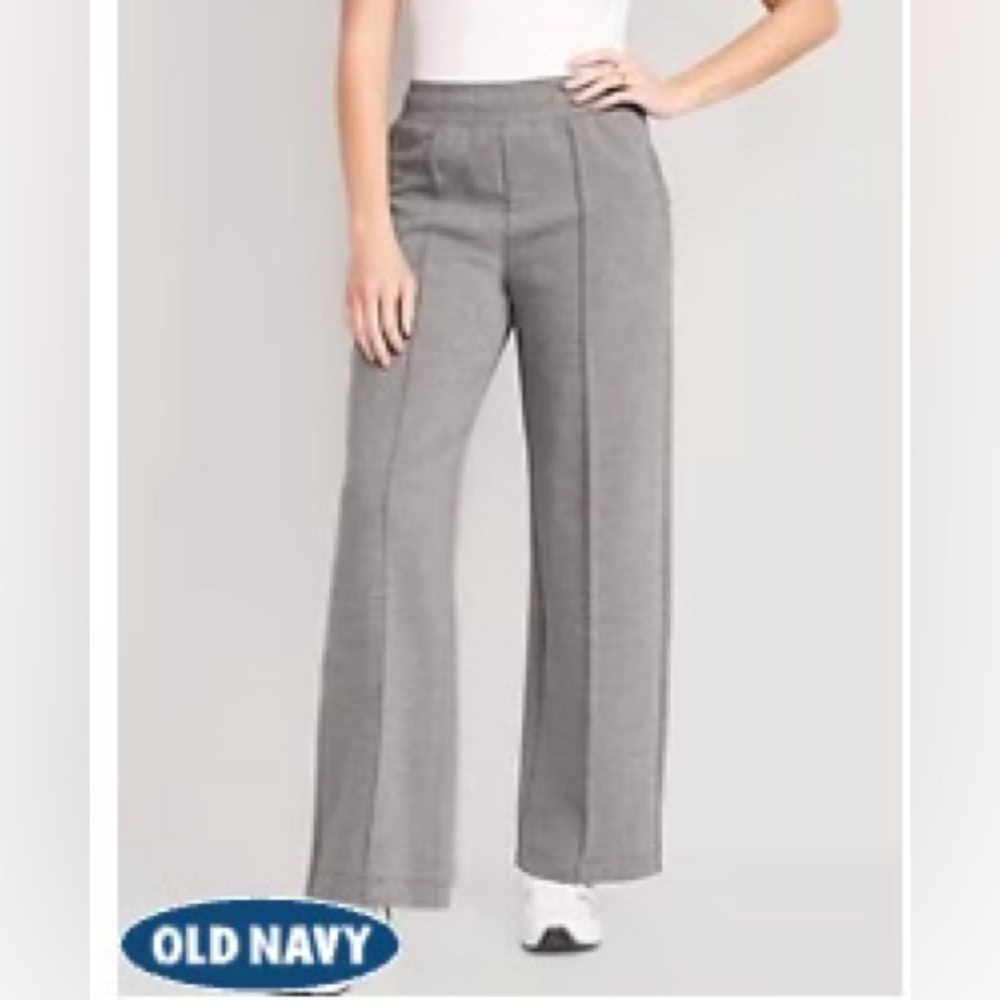 Old Navy High-Waisted Dynamic Fleece Wide Leg Pants for Women Size Medium Grey